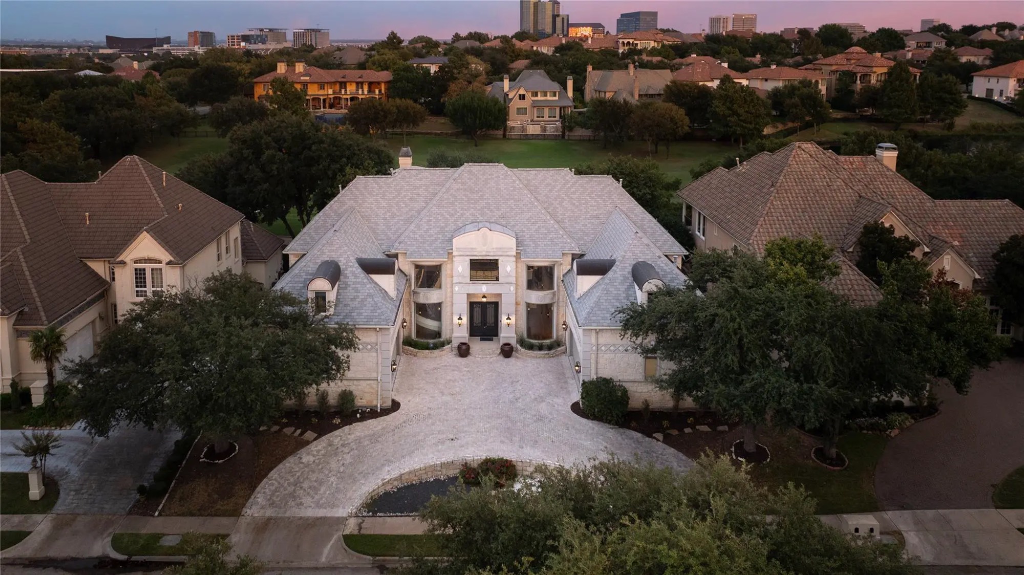 Aerial view of Windsor Ridge and the Nelson Golf Course